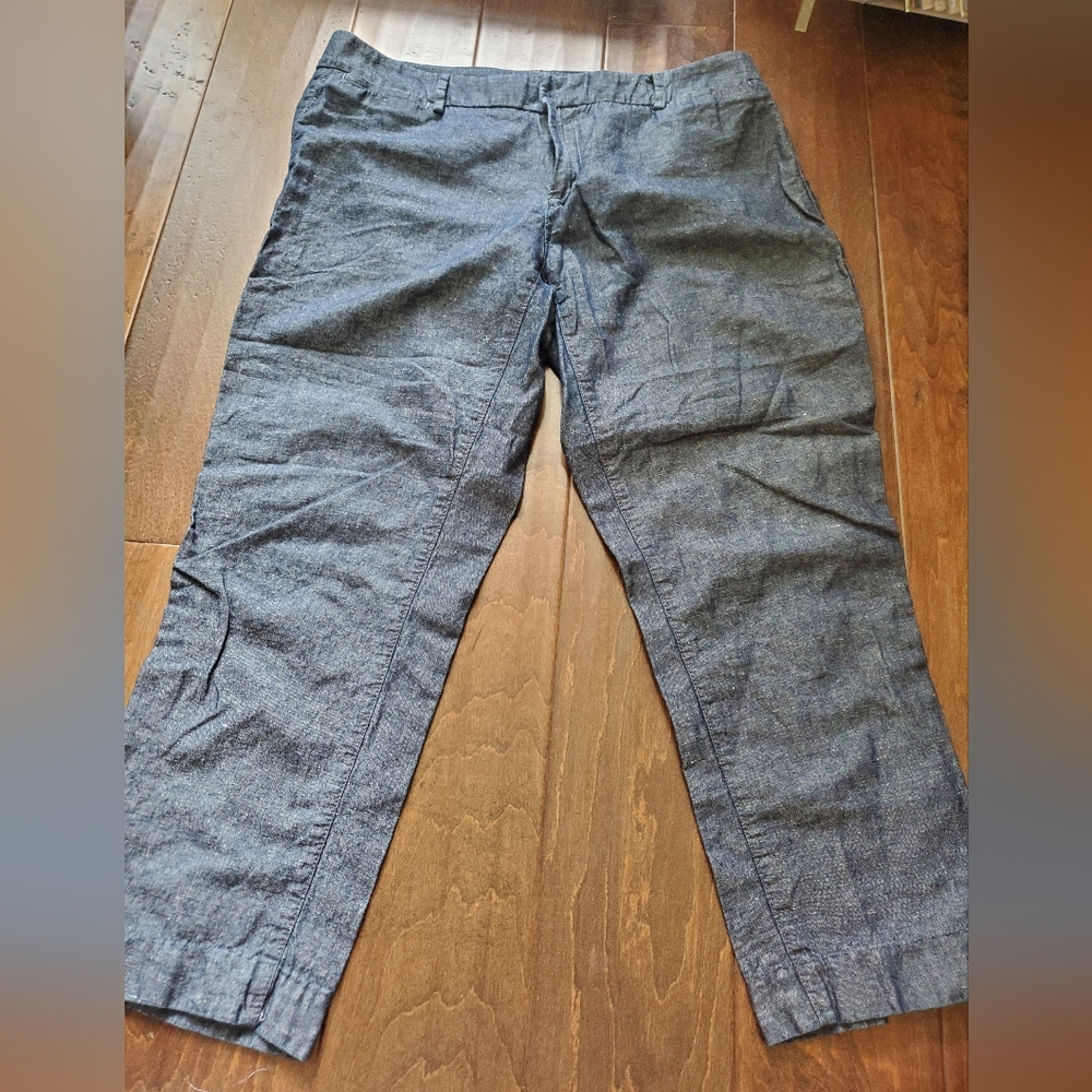Tommy Hilfiger Denim with Red Accent